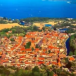 Semesterbostad Ferienhaeuser Mit Seeblick Direkt Am Plauer