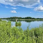 Semesterbostad Ferienhaeuser Mit Seeblick Direkt Am Plauer