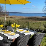 Ferienhaeuser Mit Seeblick Direkt Am Plauer Dom wakacyjny *