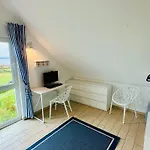 Ferienhaeuser Mit Seeblick Direkt Am Plauer Semesterbostad