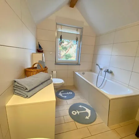 Ferienhaeuser Mit Seeblick Direkt Am Plauer *