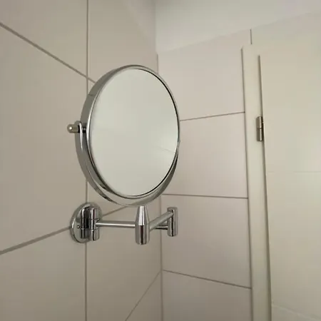 Ferienhaeuser Mit Seeblick Direkt Am Plauer 펜션 플라우암시