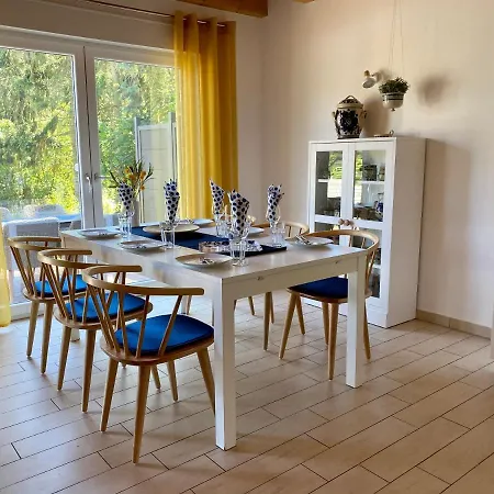 Ferienhaeuser Mit Seeblick Direkt Am Plauer 플라우암시