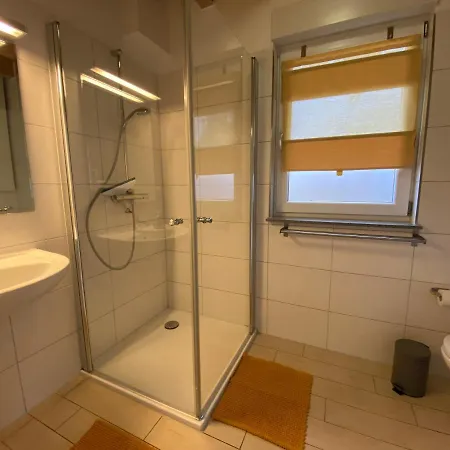 Ferienhaeuser Mit Seeblick Direkt Am Plauer * 플라우암시