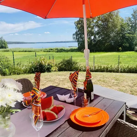 Ferienhaeuser Mit Seeblick Direkt Am Plauer *