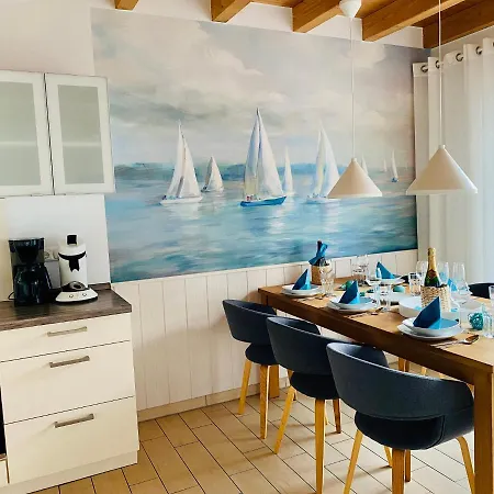 Ferienhaeuser Mit Seeblick Direkt Am Plauer Holiday home *