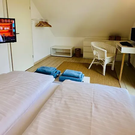 펜션 Ferienhaeuser Mit Seeblick Direkt Am Plauer 플라우암시