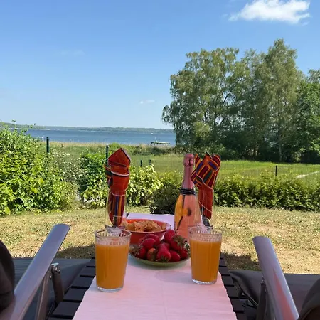 Ferienhaeuser Mit Seeblick Direkt Am Plauer * بلاو ام سي