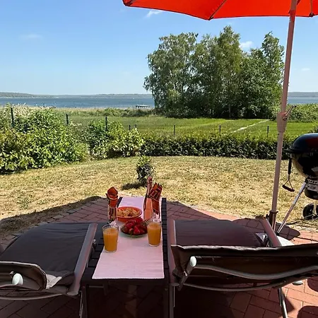 Ferienhaeuser Mit Seeblick Direkt Am Plauer