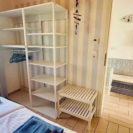 Ferienhaeuser Mit Seeblick Direkt Am Plauer 펜션