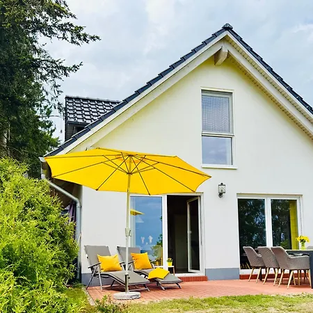 Ferienhaeuser Mit Seeblick Direkt Am Plauer Hébergement de vacances